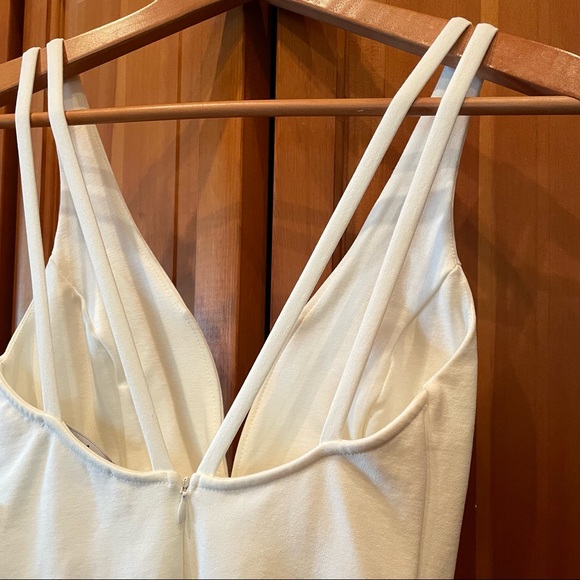 NWT Lulus Deep V Plunge Dress - Picture 4 of 6